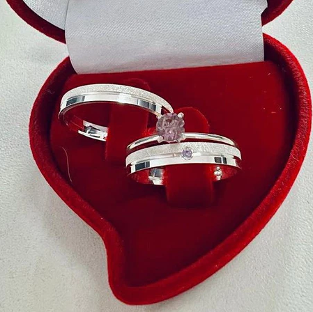 Aliança de Namoro Compromisso Diamantada De Prata 950 Com Anel Solitário